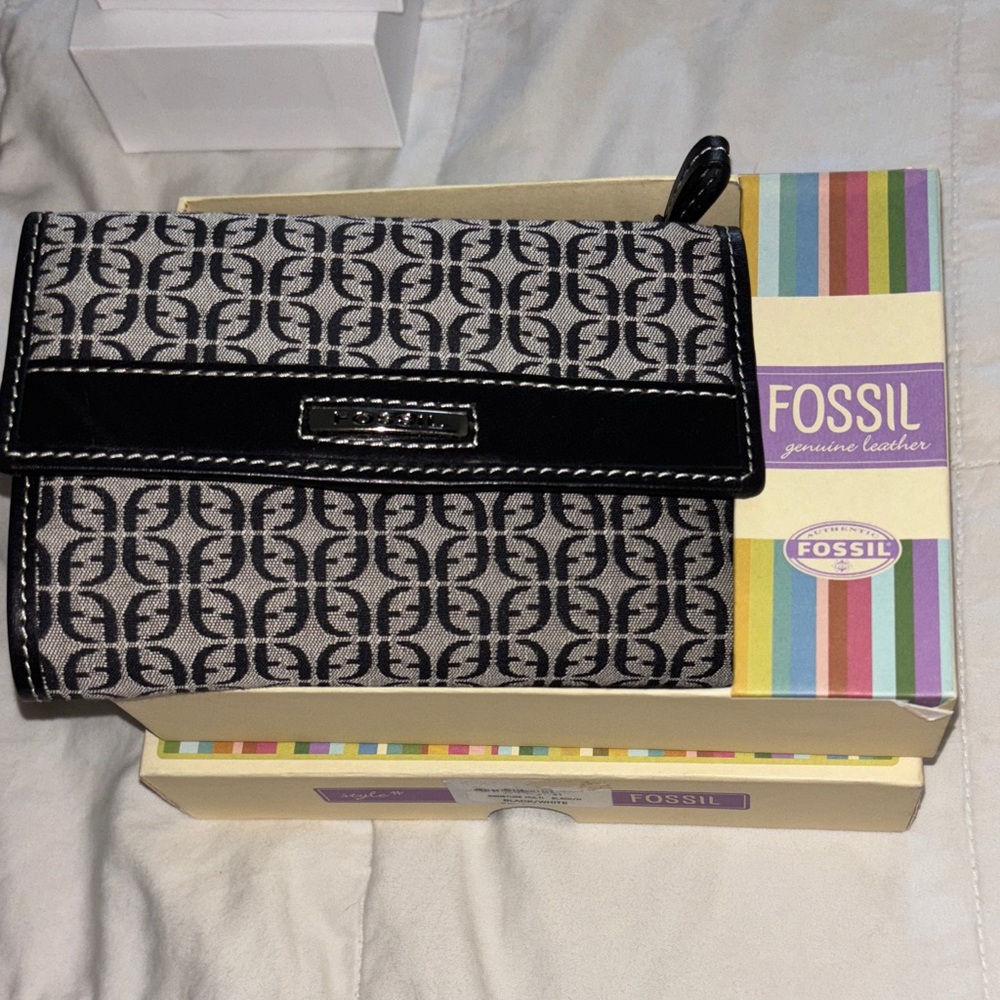 NWT - Fossil Monogram Black and White Wallet
